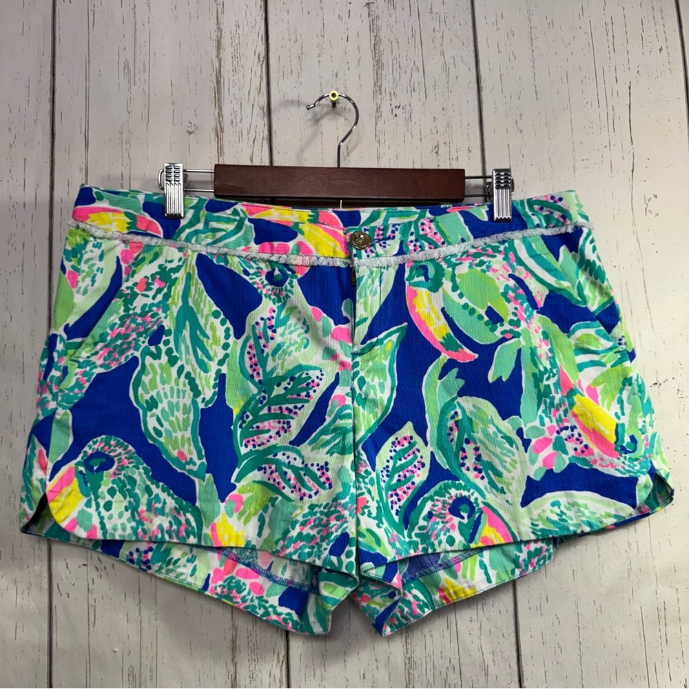 Lilly Pulitzer Tropical Print Shorts Size 12 Resort Preppy Coastal Summer